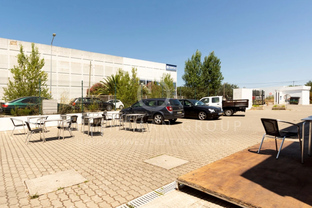Loja para Venda em Rio de Mouro Foto 25