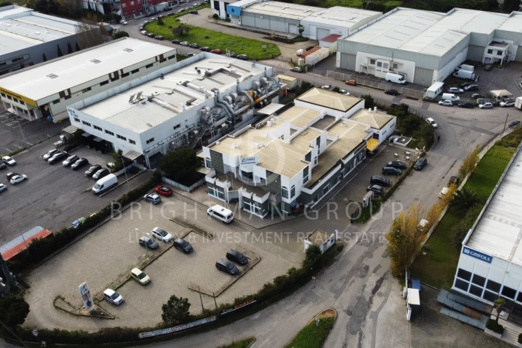 Loja para Venda em Rio de Mouro Foto 30