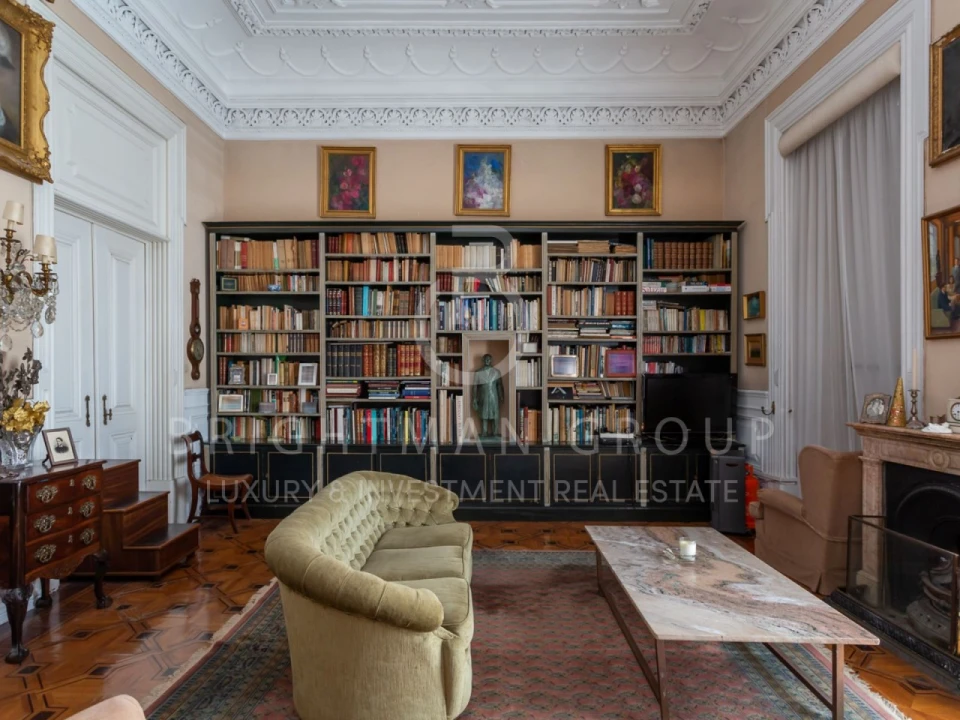 Moradia T7 para Venda em Misericórdia Foto 20