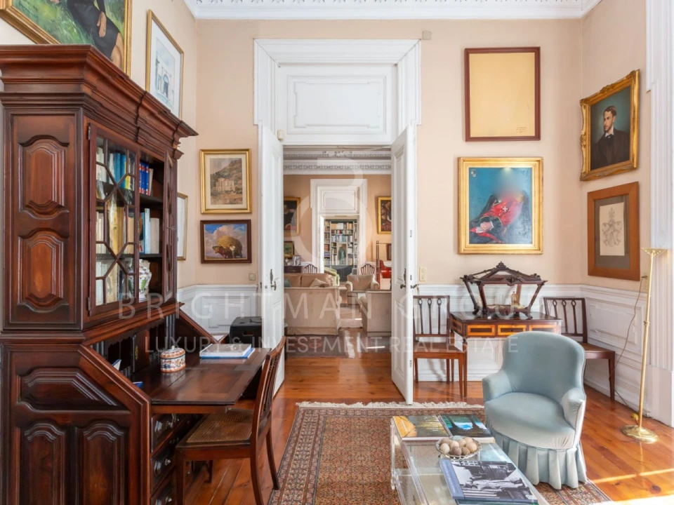 Moradia T7 para Venda em Misericórdia Foto 26