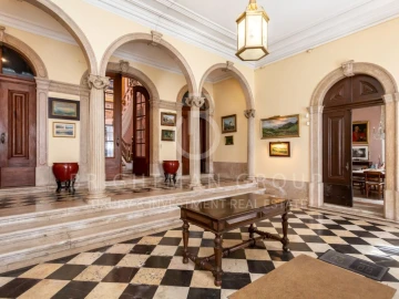 Moradia T7 para Venda em Misericórdia