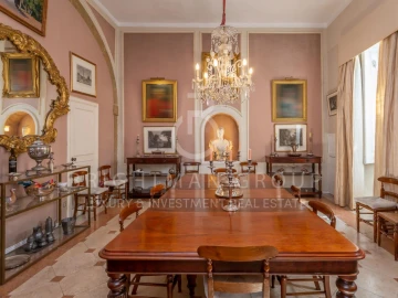 Moradia T7 para Venda em Misericórdia