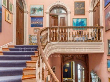 Moradia T7 para Venda em Misericórdia