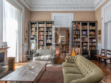 Moradia T7 para Venda em Misericórdia