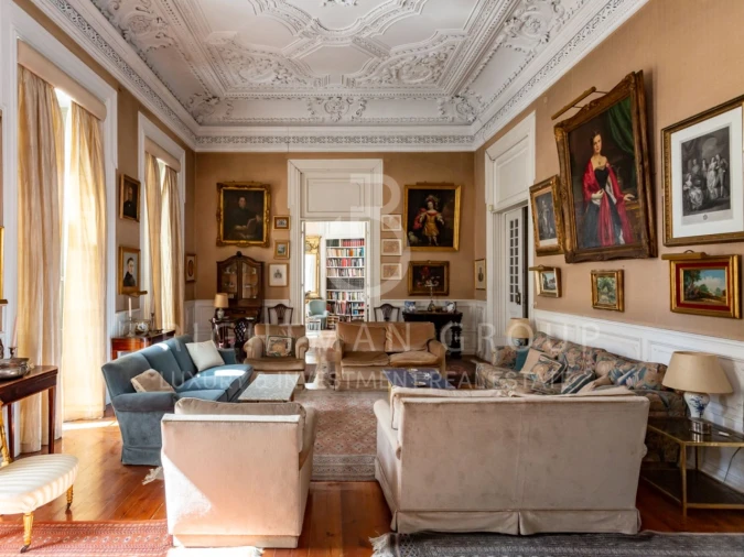 Moradia T7 para Venda em Misericórdia Foto 17