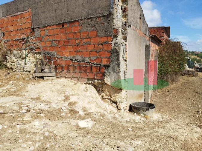 Moradia T2 para Venda em Azambujeira e Malaqueijo Foto 3