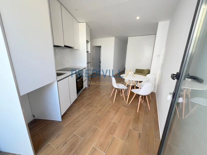 Apartamento T1 para Arrendamento em Vilar de Pinheiro Foto 3