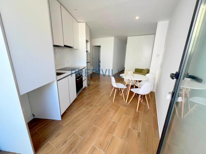 Apartamento T1 para Arrendamento em Vilar de Pinheiro Foto 2