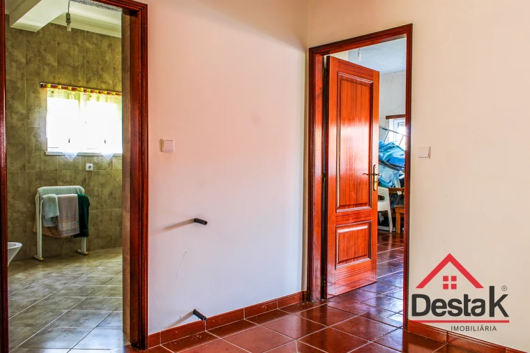 Moradia T3 para Venda em Tarouca e Dálvares Foto 38