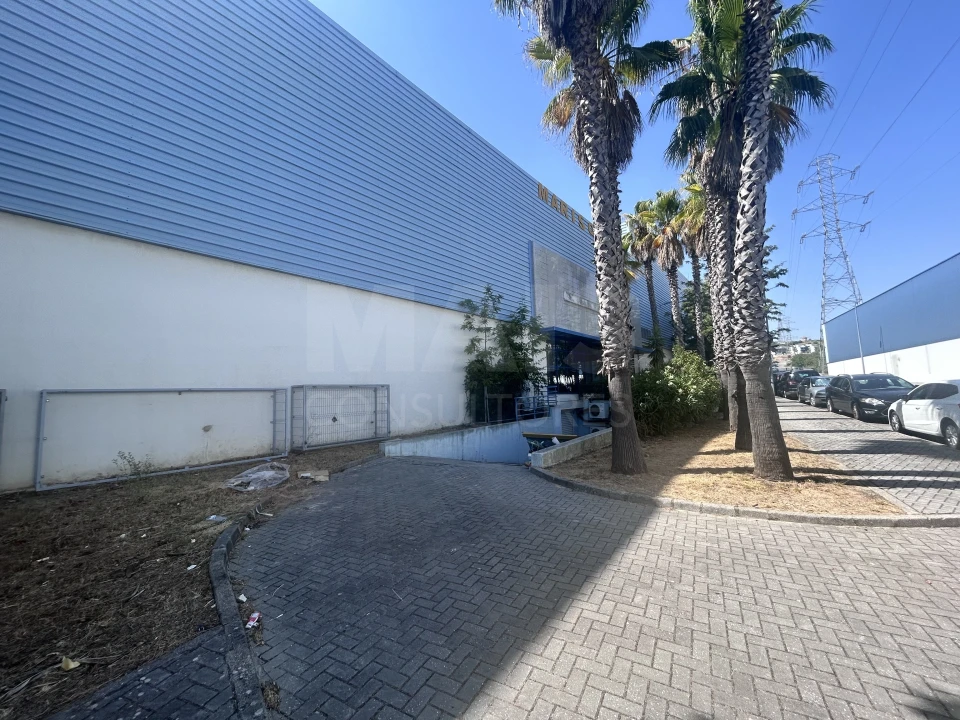 Loja para Venda em Vialonga Foto 6