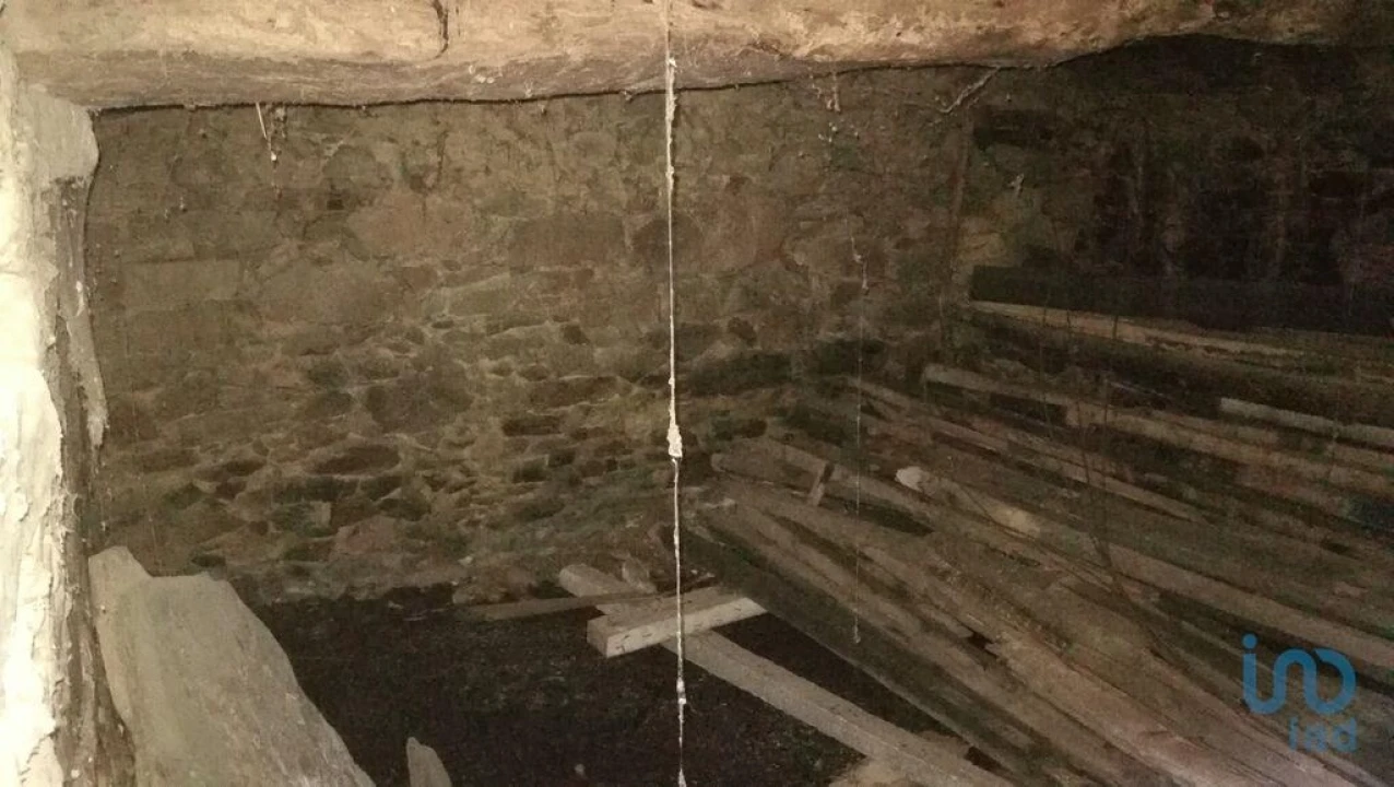 Moradia para Venda em Alvares Foto 12