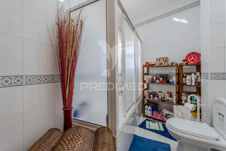 Apartamento T3 para Venda em Estômbar e Parchal Foto 20
