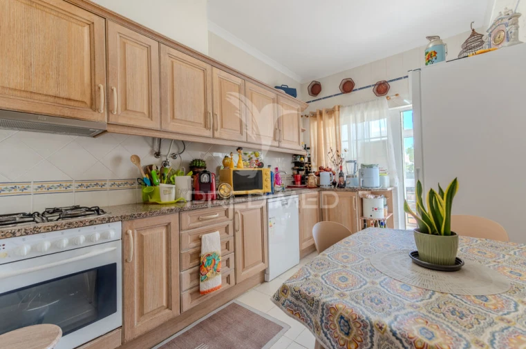 Apartamento T3 para Venda em Estômbar e Parchal Foto 11