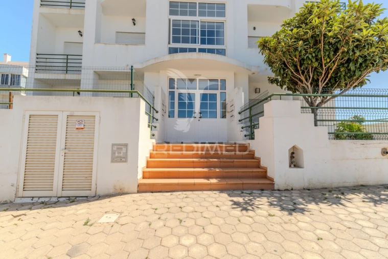 Apartamento T3 para Venda em Estômbar e Parchal