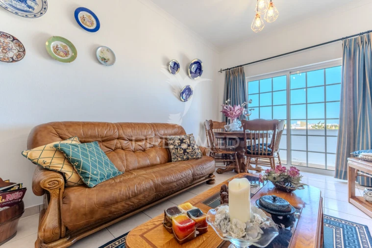 Apartamento T3 para Venda em Estômbar e Parchal Foto 4