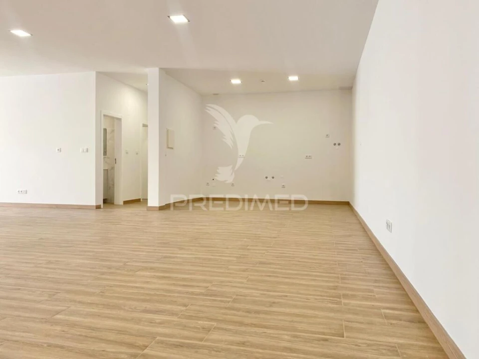 Loja para Venda em Póvoa de Santa Iria e Forte da Casa Foto 12