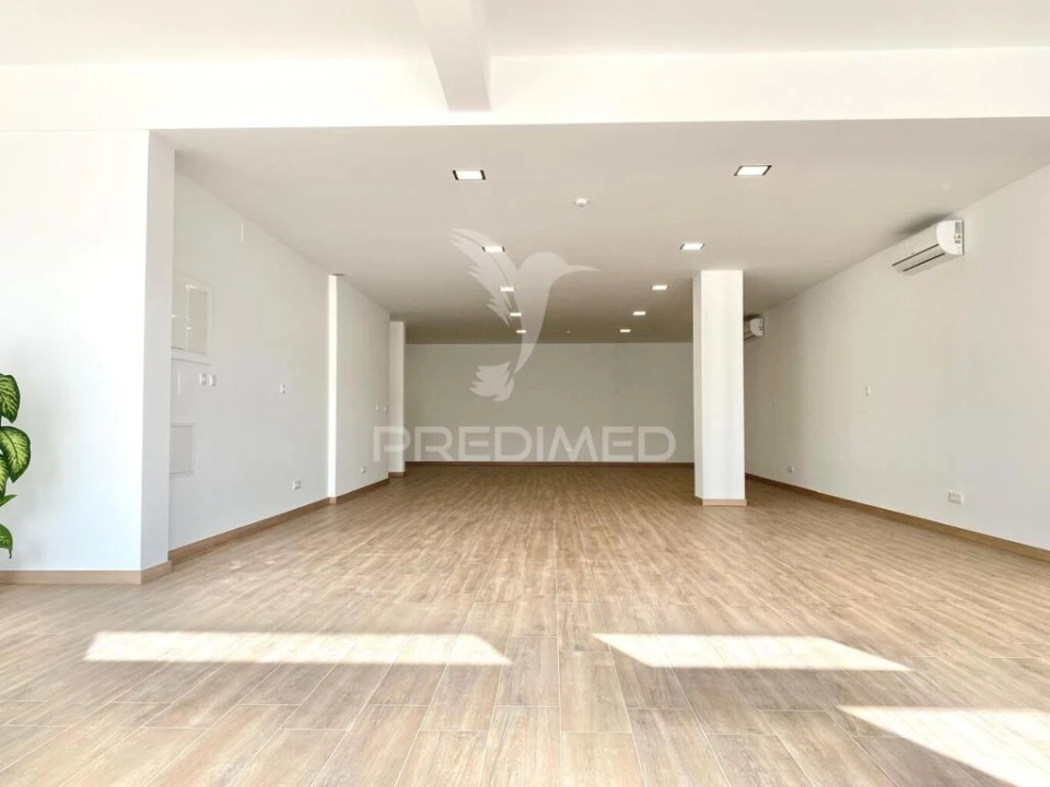 Loja para Venda em Póvoa de Santa Iria e Forte da Casa Foto 9