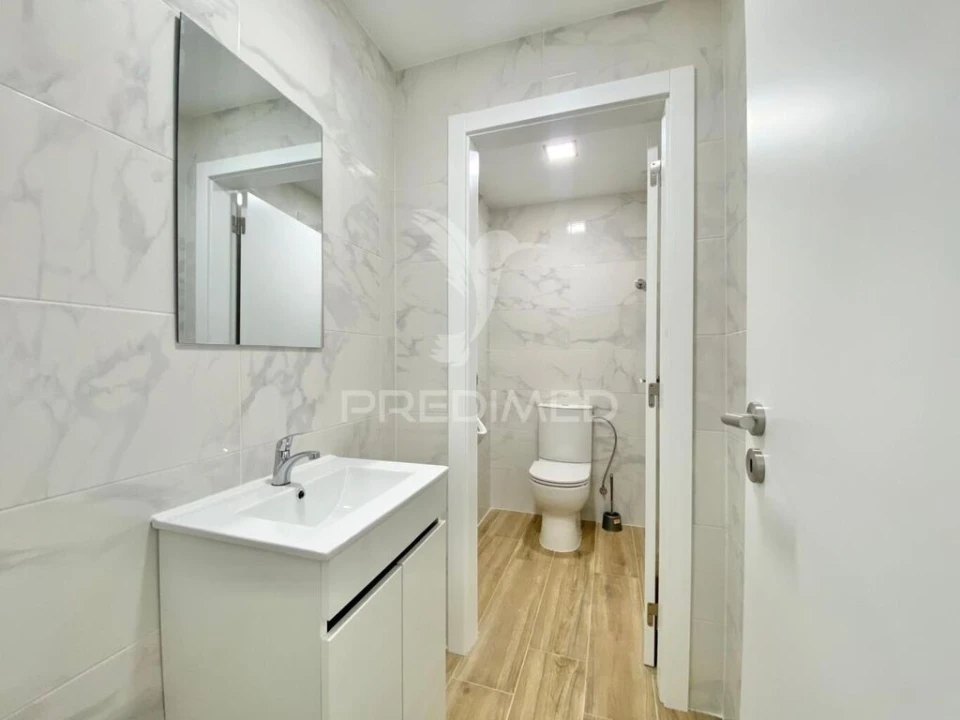 Loja para Venda em Póvoa de Santa Iria e Forte da Casa Foto 16