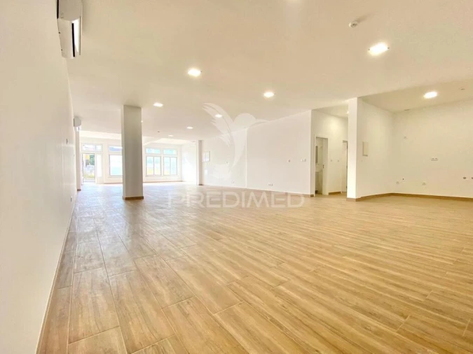 Loja para Venda em Póvoa de Santa Iria e Forte da Casa Foto 8