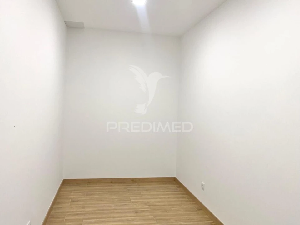 Loja para Venda em Póvoa de Santa Iria e Forte da Casa Foto 17