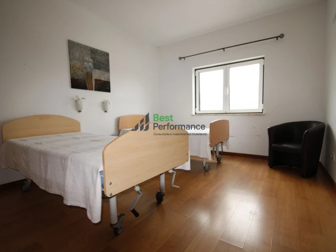 Moradia T10 para Venda em Abrigada e Cabanas de Torres Foto 17