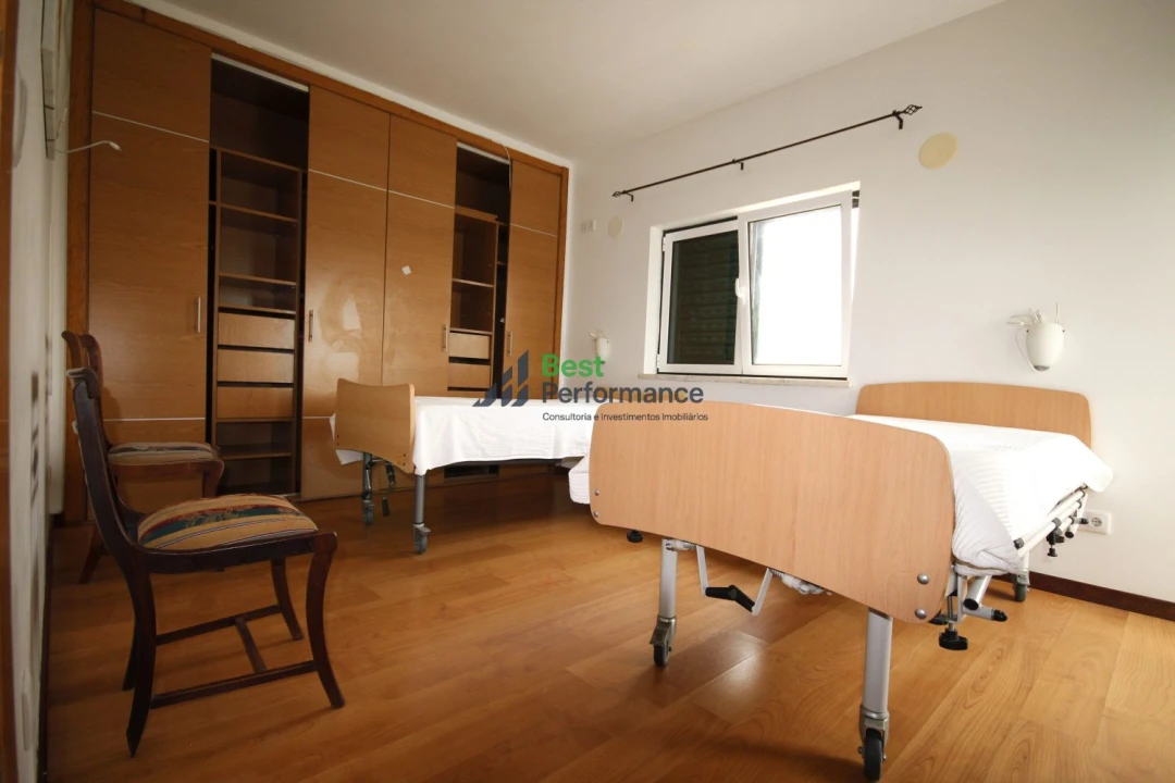 Moradia T10 para Venda em Abrigada e Cabanas de Torres Foto 16