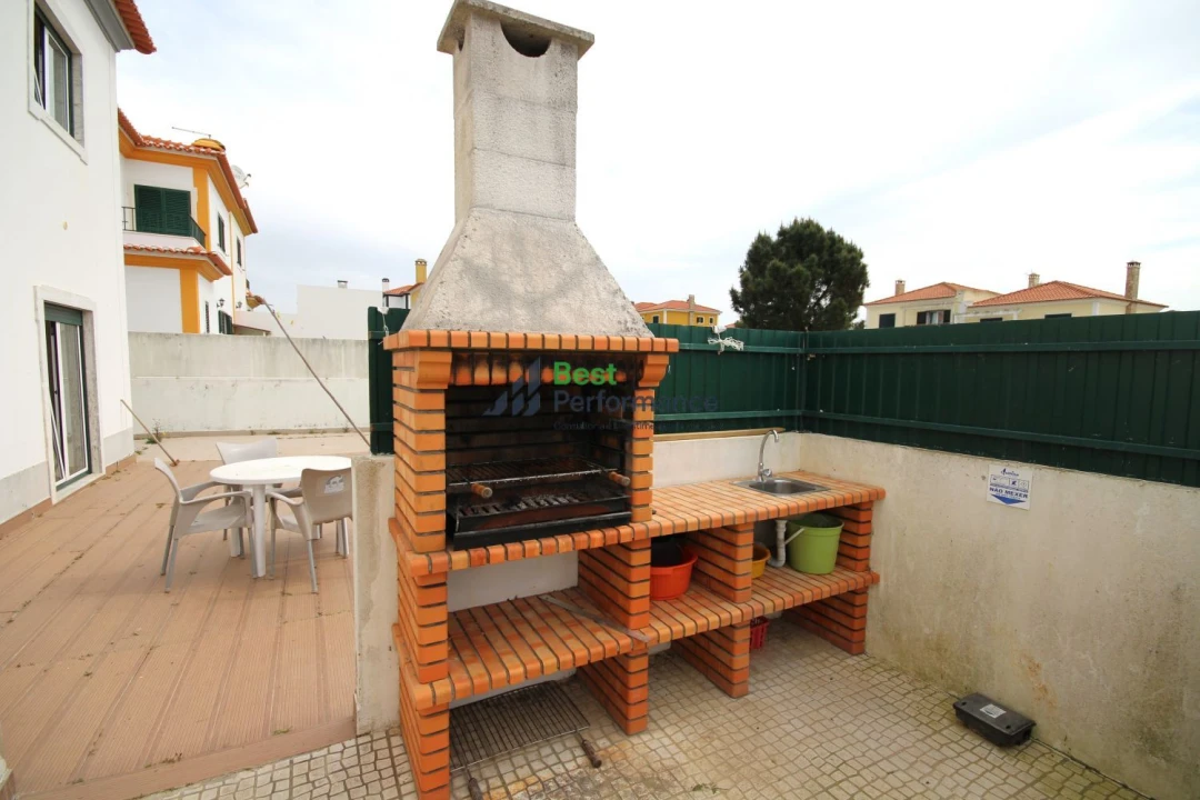 Moradia T10 para Venda em Abrigada e Cabanas de Torres Foto 10