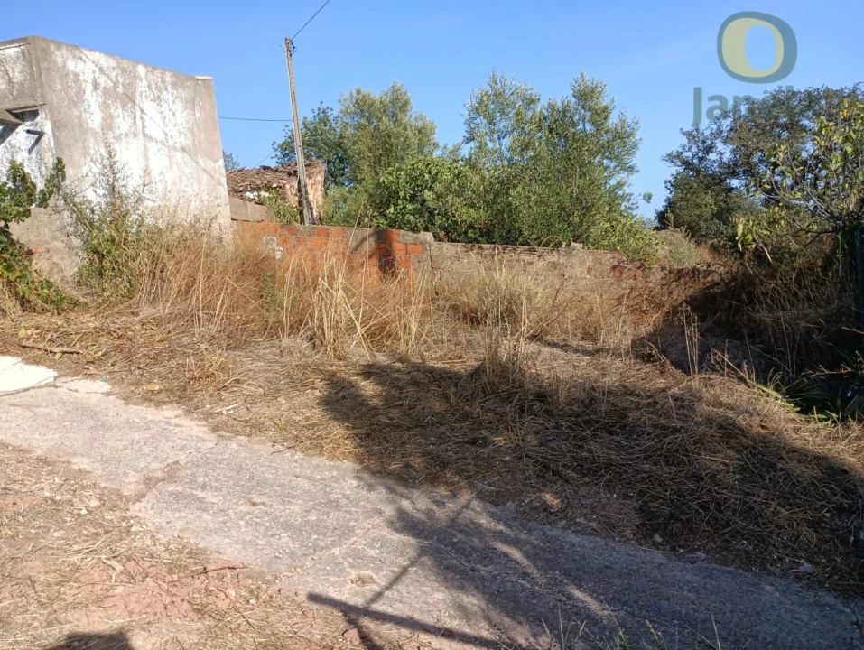 Moradia T1 para Venda em Salir Foto 4