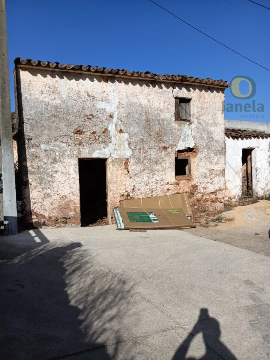 Moradia T1 para Venda em Salir Foto 2