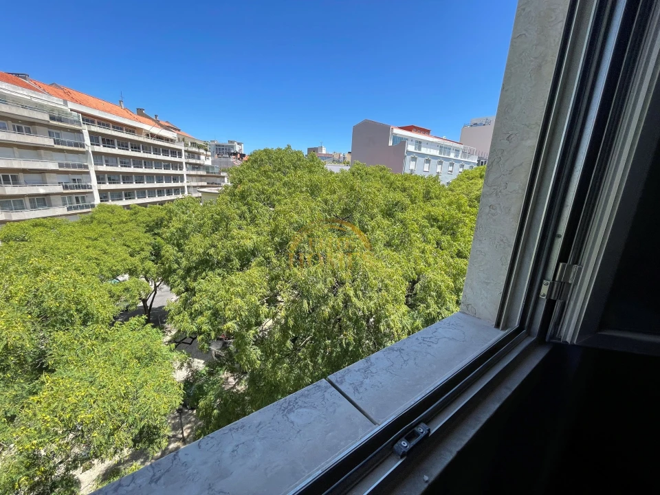 Apartamento T5 para Venda em Avenidas Novas Foto 15