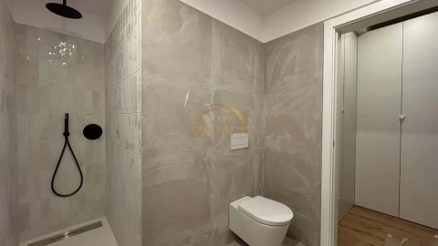 Apartamento T5 para Venda em Avenidas Novas