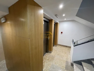 Apartamento T5 para Venda em Avenidas Novas