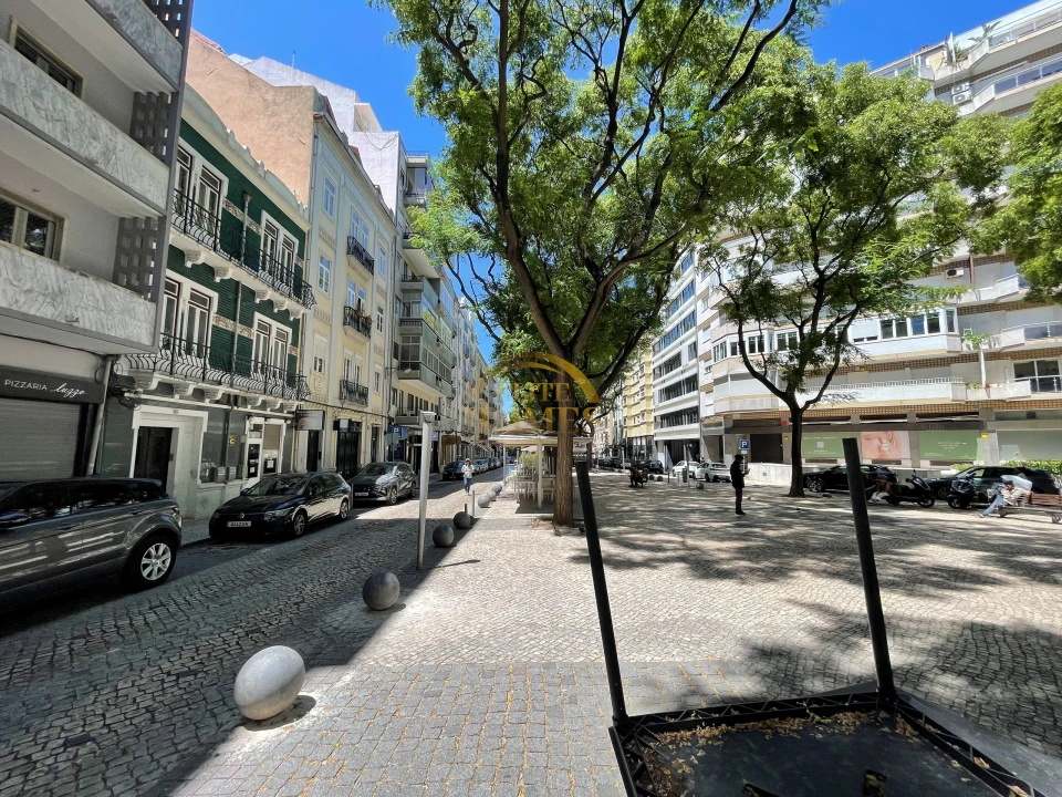 Apartamento T5 para Venda em Avenidas Novas Foto 24