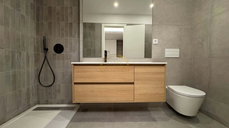 Apartamento T5 para Venda em Avenidas Novas Foto 9