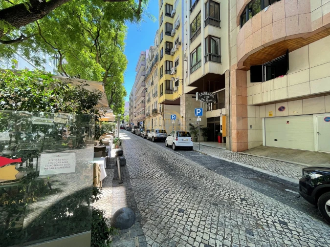 Apartamento T5 para Venda em Avenidas Novas Foto 25