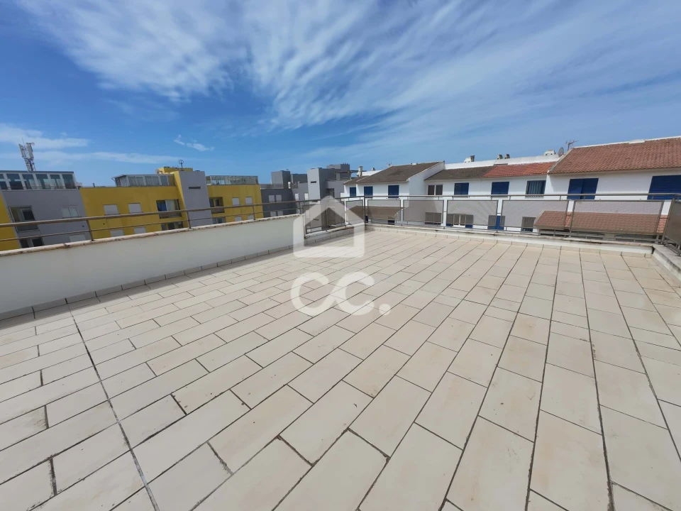 Apartamento T2 para Venda em Vieira de Leiria Foto 1