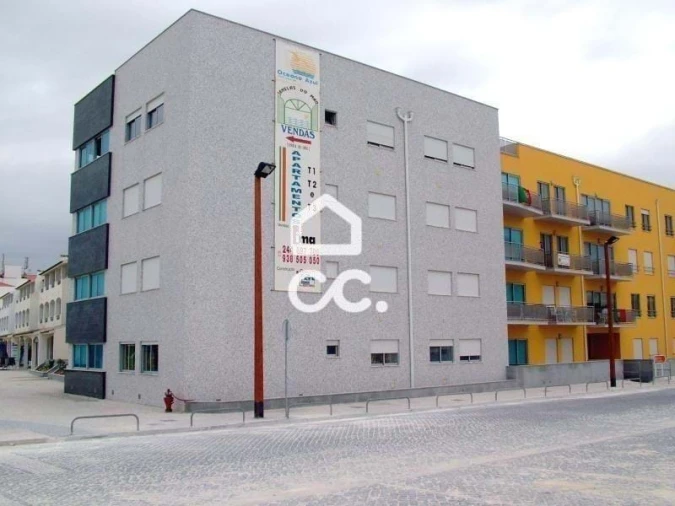 Apartamento T2 para Venda em Vieira de Leiria Foto 4