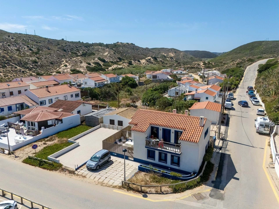 Moradia T4 para Venda em Aljezur Foto 1