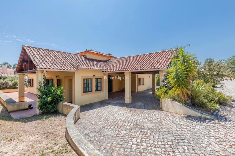 Moradia T2 para Venda em Quinta do Conde Foto 3