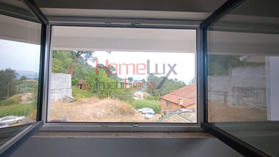 Moradia T3 para Venda em Couto de Esteves Foto 8