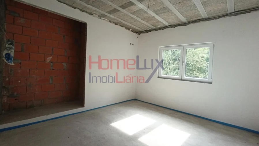 Moradia T3 para Venda em Couto de Esteves Foto 15