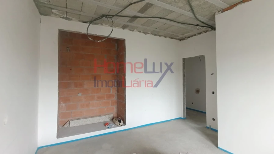 Moradia T3 para Venda em Couto de Esteves Foto 33