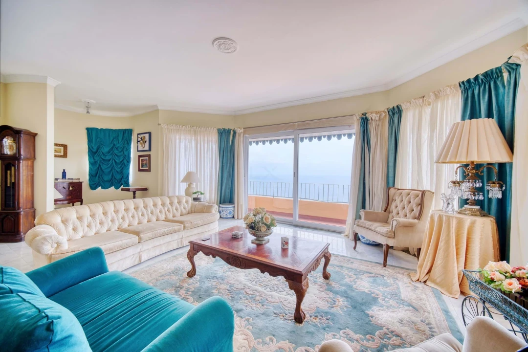 Moradia T4 para Venda em Caniço Foto 3