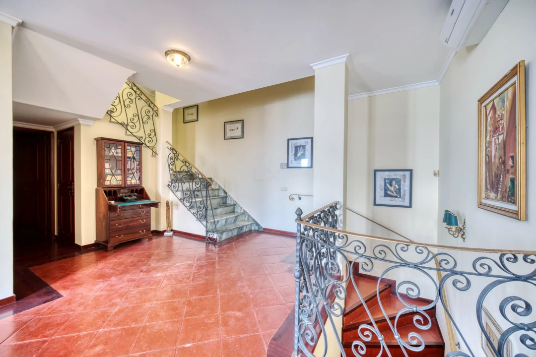 Moradia T4 para Venda em Caniço Foto 13