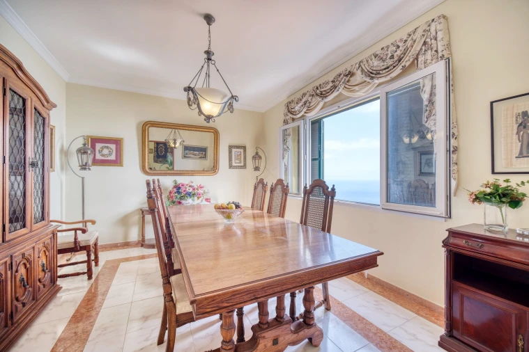 Moradia T4 para Venda em Caniço Foto 13