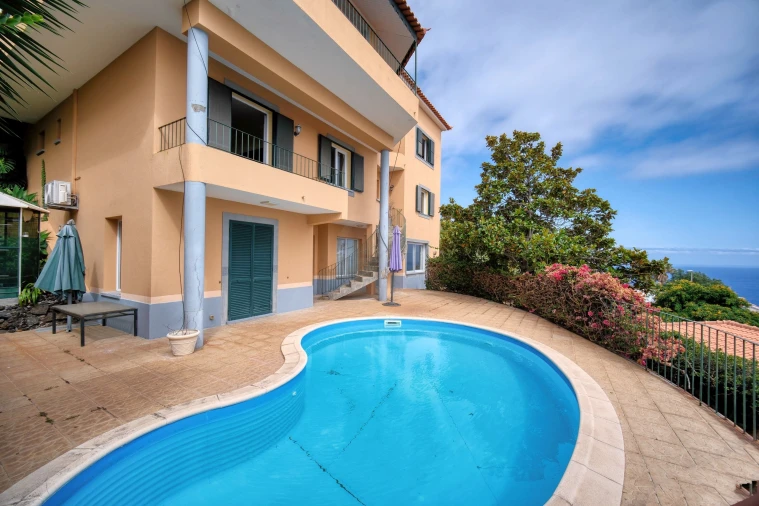 Moradia T4 para Venda em Caniço Foto 2