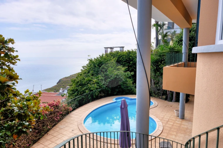 Moradia T4 para Venda em Caniço Foto 52