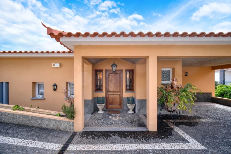 Moradia T4 para Venda em Caniço Foto 5