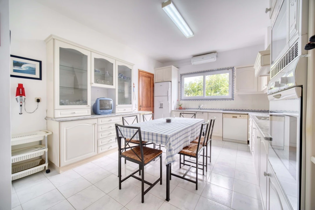 Moradia T4 para Venda em Caniço Foto 7