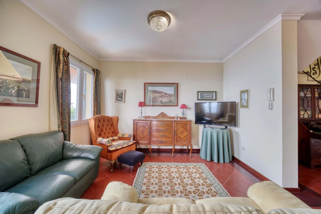 Moradia T4 para Venda em Caniço Foto 11